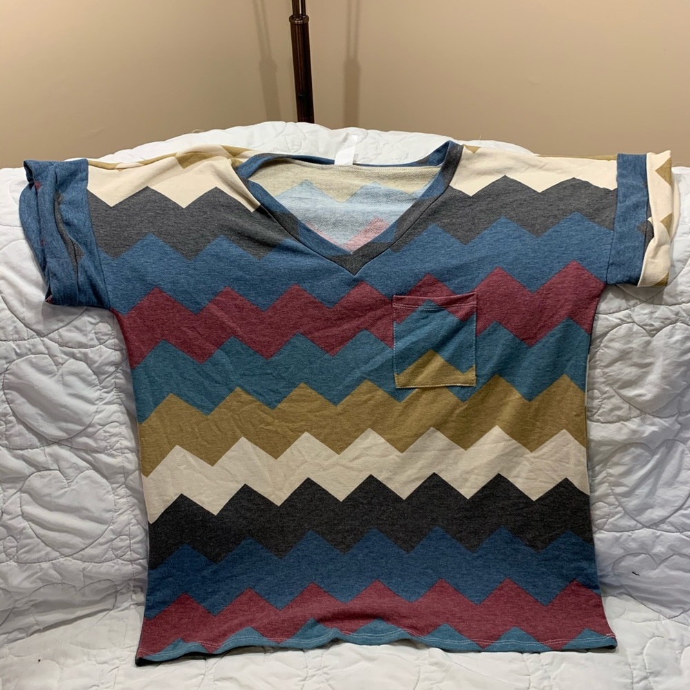 V-neck boutique T